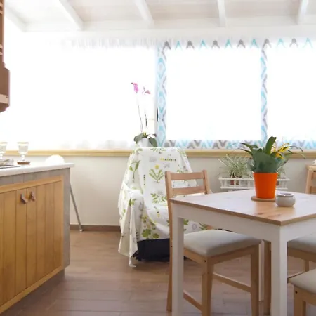 One Bedroom With View Balcony And Wifi At 5 Km Away From The 马尔萨拉