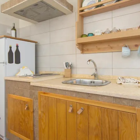 One Bedroom With View Balcony And Wifi At 5 Km Away From The *