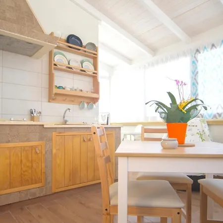 One Bedroom With View Balcony And Wifi At 5 Km Away From The 公寓 *